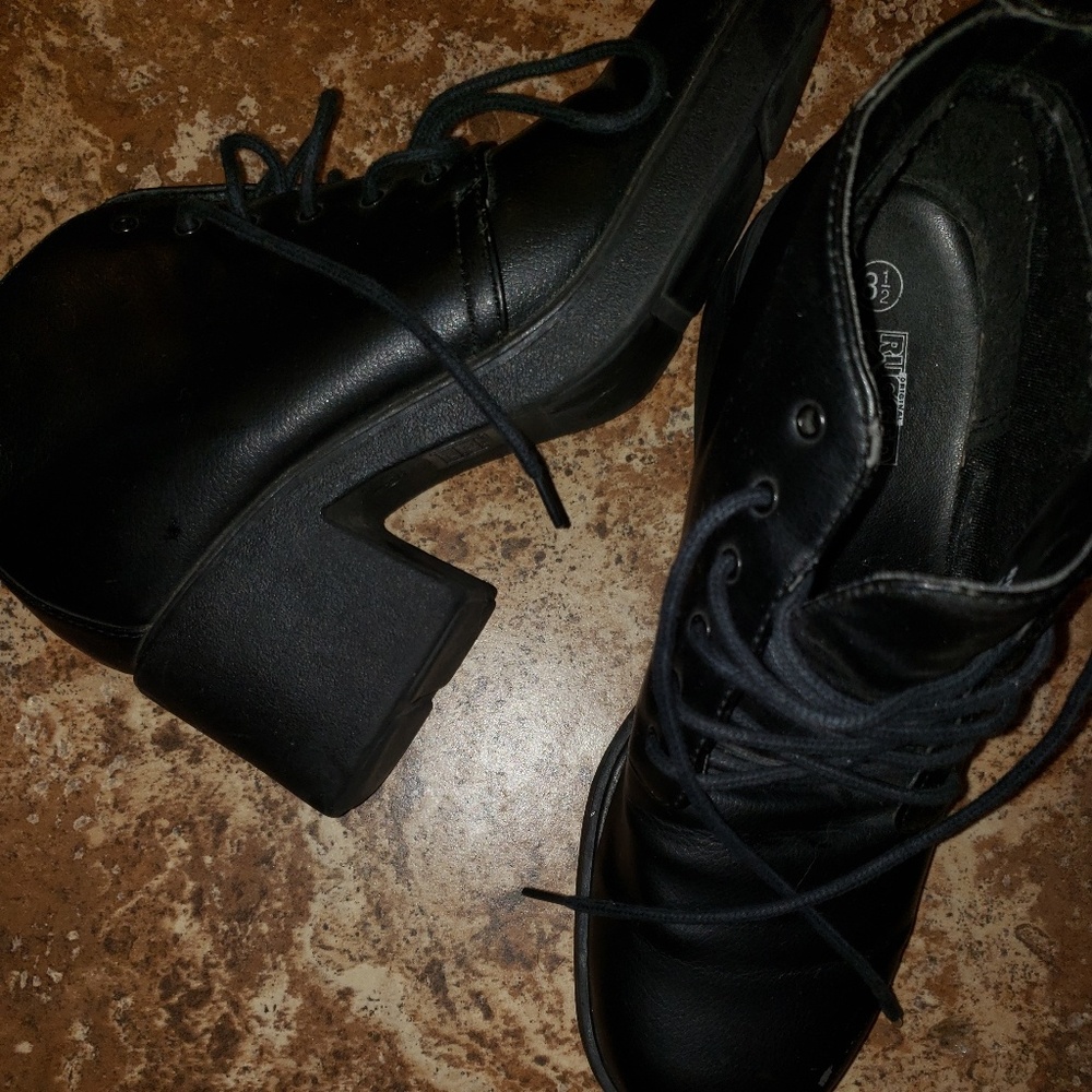 Ankle boots